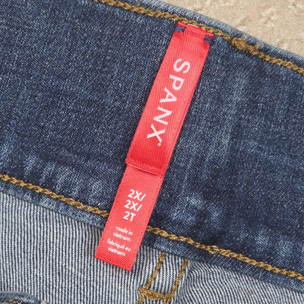 SPANX Wide Leg Denim-Blue Cropped Jeans - Picture 6 of 13